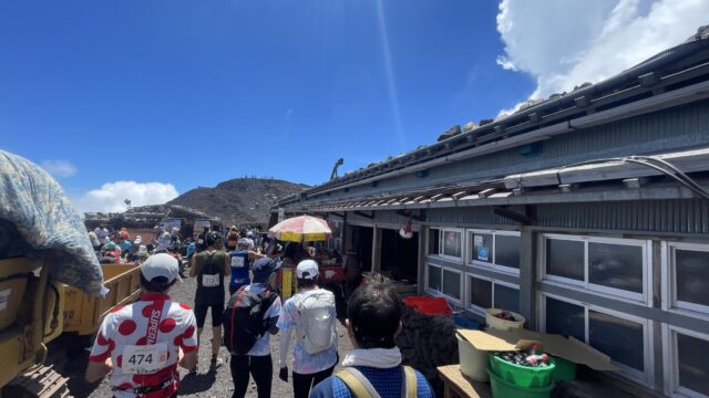 【山頂コース4時間11分42秒】富士登山競走の完走のレポート